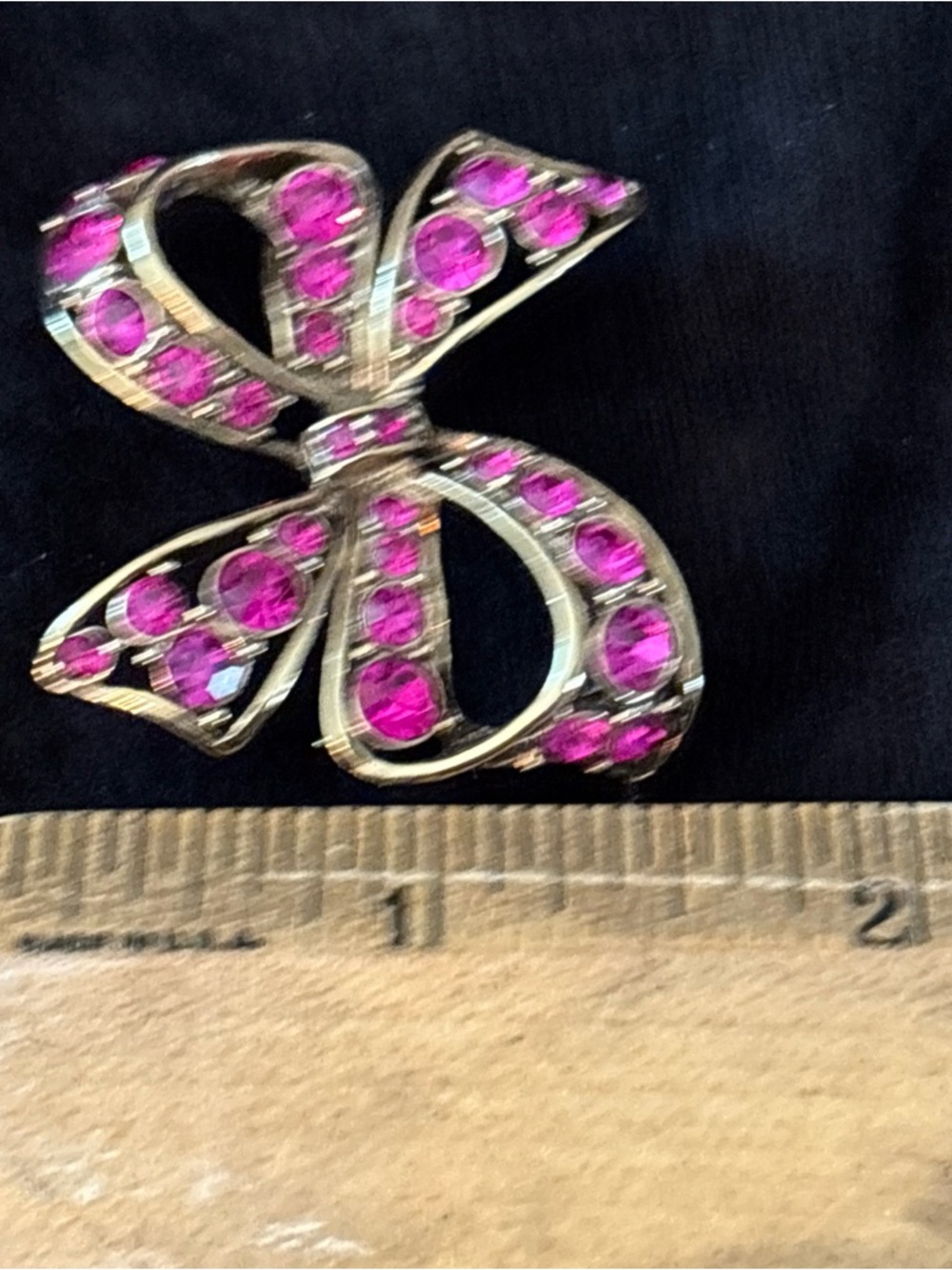 Vintage LC Signed Liz Claiborne Open Work Pink Rhinestone Bow Brooch Gold - Picture 8 of 8